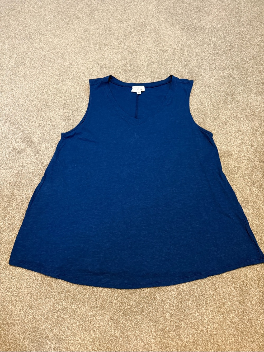 ANDREE BY UNIT Navy V-Neck Swing Tank